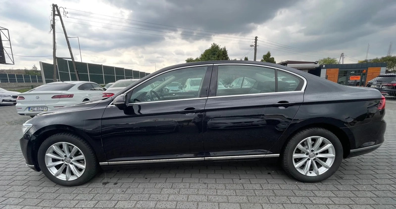 Volkswagen Passat cena 64900 przebieg: 205000, rok produkcji 2019 z Hajnówka małe 254